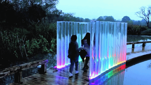 3-Anaisa_Franco_Wave_of_rainbow_2012.gif