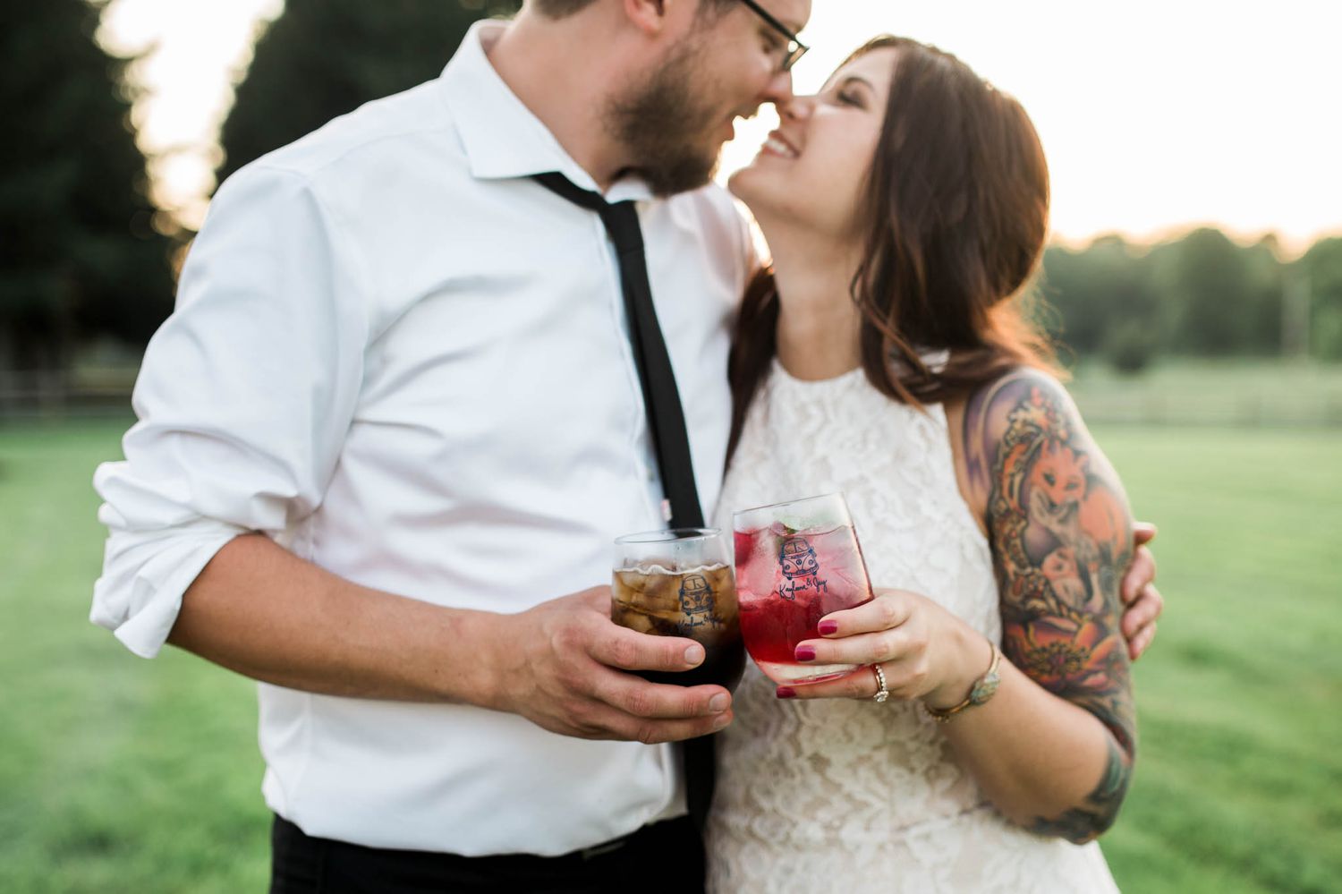 I love that Kay and Jay had “His & Hers” signature cocktails. Each guest also got to take home of these adorable glasses. (Linked the source above)