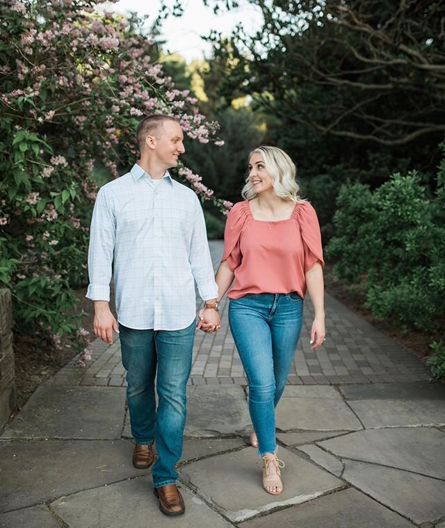 Literally SO happy to be back to a semi &ldquo;normal&rdquo; shooting schedule (minus weddings 😭)✨💗 Lauren and Dan&rsquo;s engagement has me so flipping excited for their November wedding.