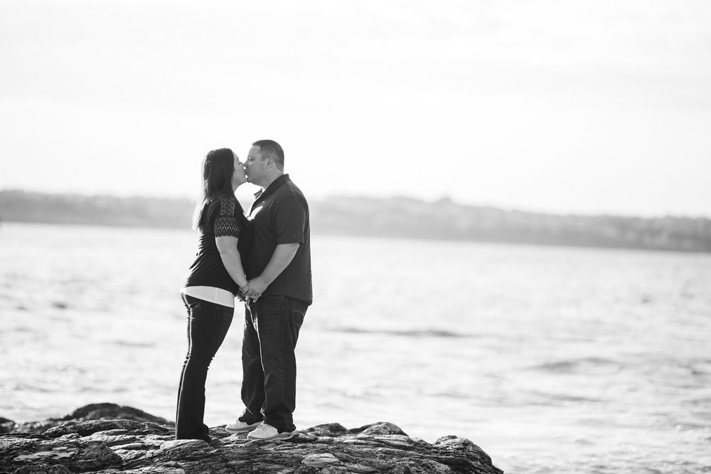 Brenton-Point-Newport-Mansion-Engagement-5.jpg