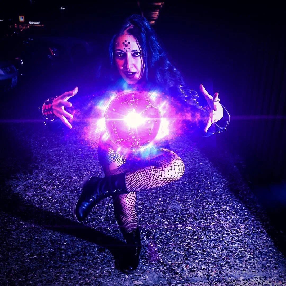 Annamaria doing her spirit-ball warmup before the Acadia show Photo credit: Max Sequeira