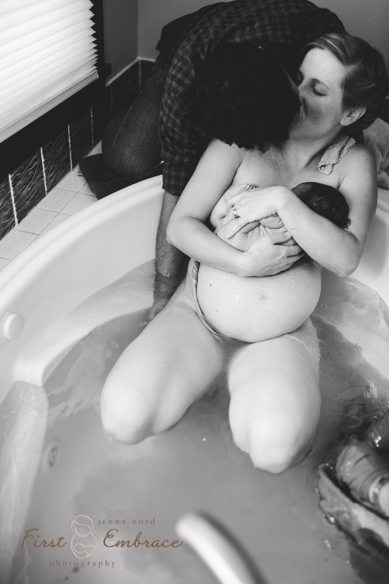 home-birth-waterbirth-montana-birth-photography