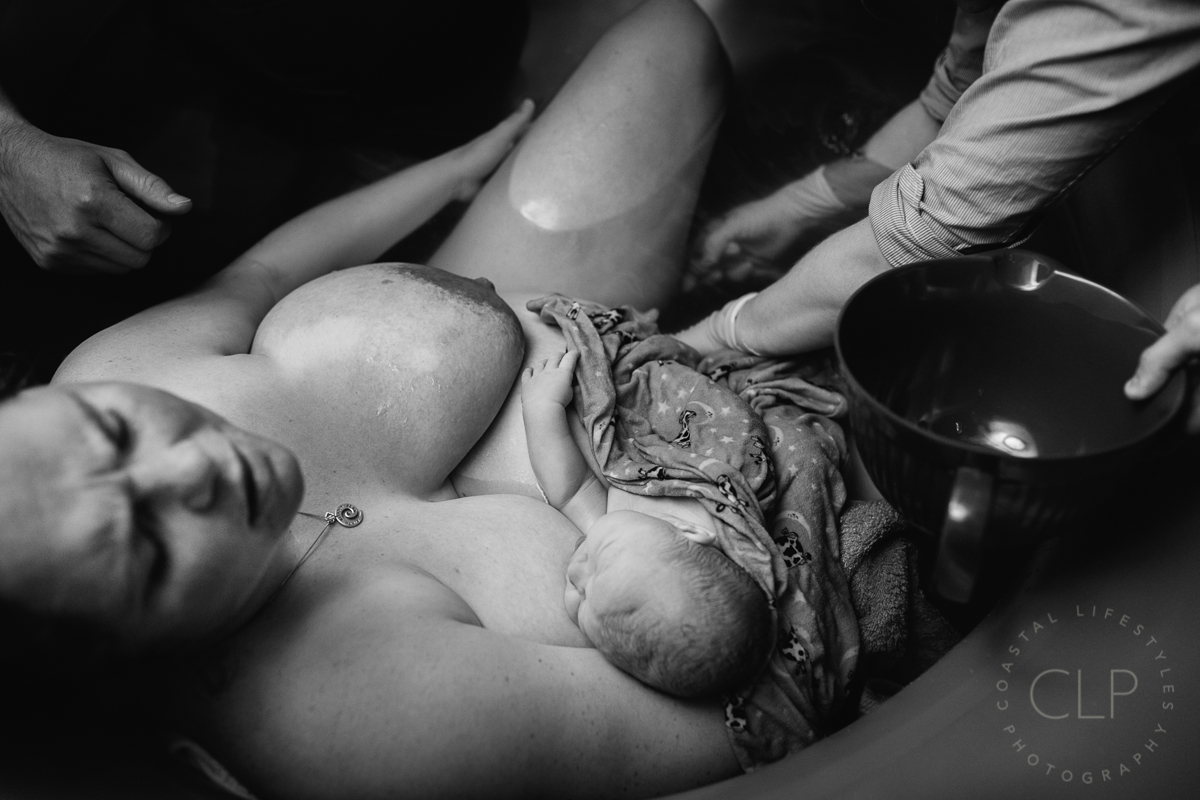 Delivering placenta