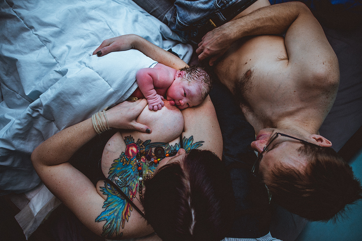 Breastfeening newborn