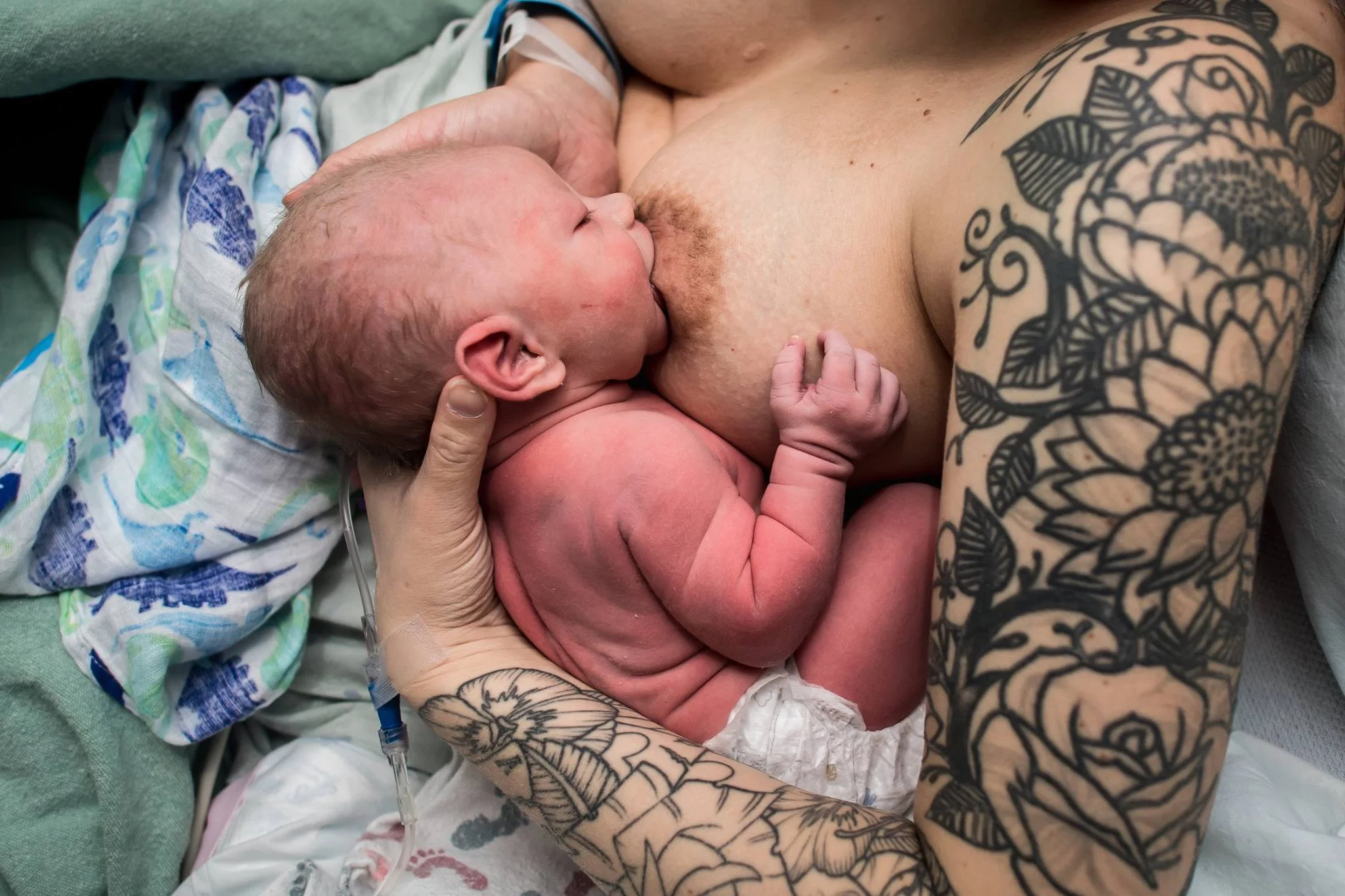 Monet Nicole Birthing Stories / www.monetnicole.com A little dose of oxytocin to start the week off right. And yes, it still amazes me every time I see a new baby latch.