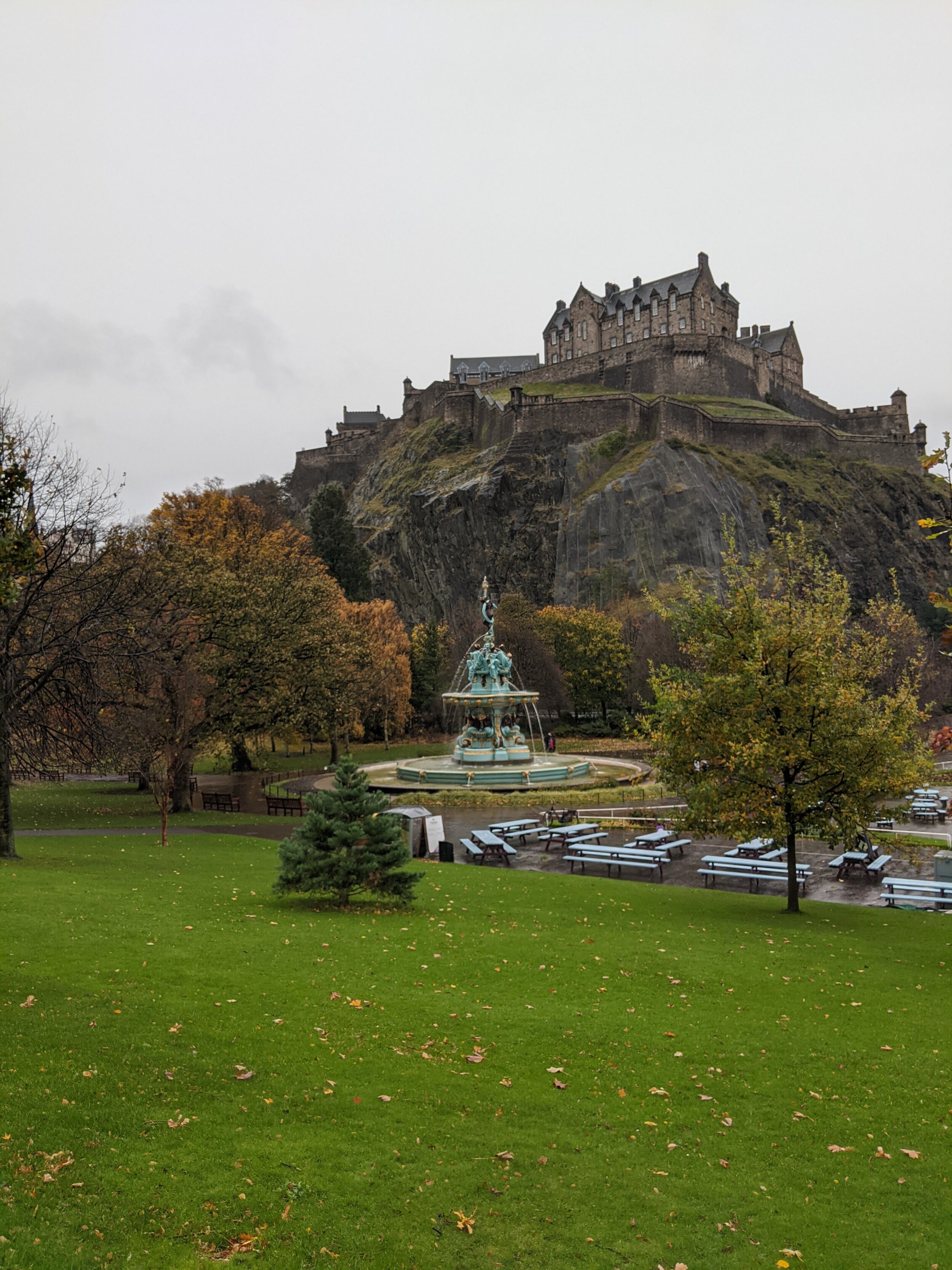 I'm ded. Just. What? (Princes Street Gardens)