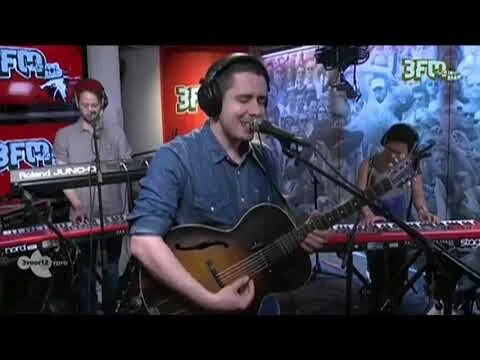 Folly And The Hunter - Vultures @ 3voor12 Radio (2015)