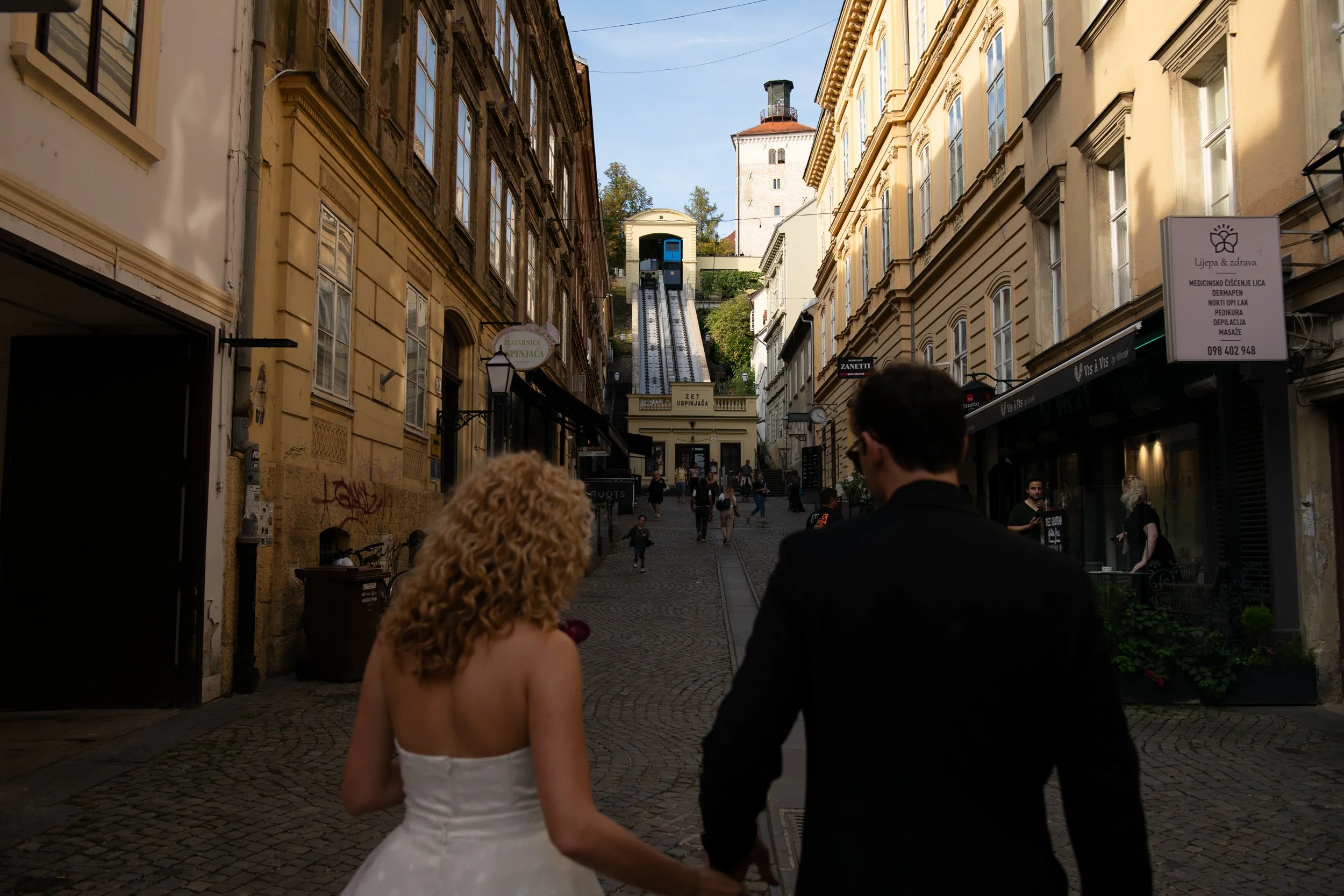 lara&adrian-web-123.jpg