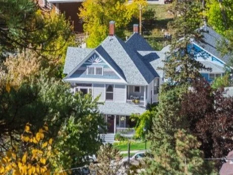 What Kinds of Vacation Rentals Are in Deadwood? 