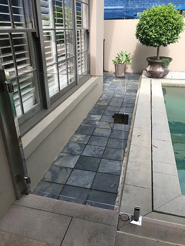 Glass door with glass pool fence.jpg