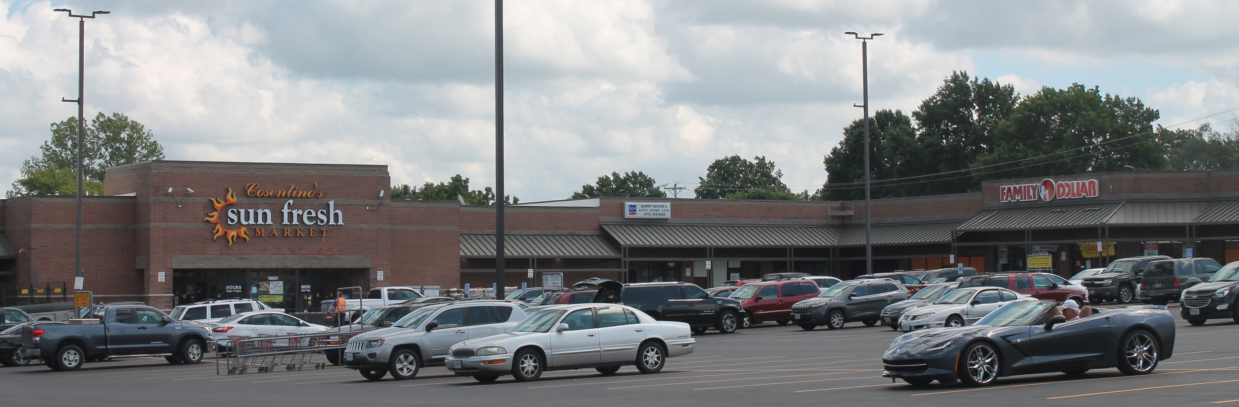 Grocery & Family Dollar.JPG