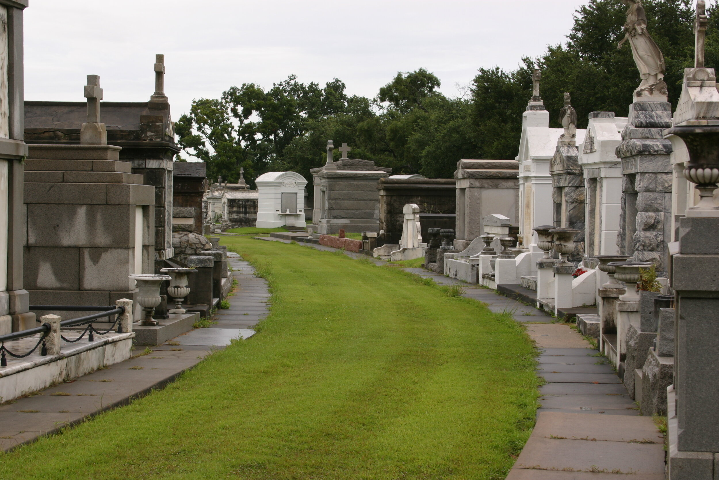 Old cemetery seen on a New Orleans City Tour