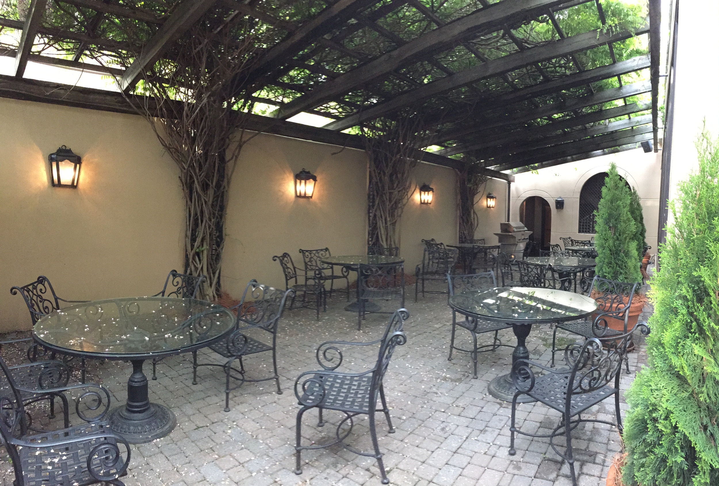 The Swaim showroom courtyard 