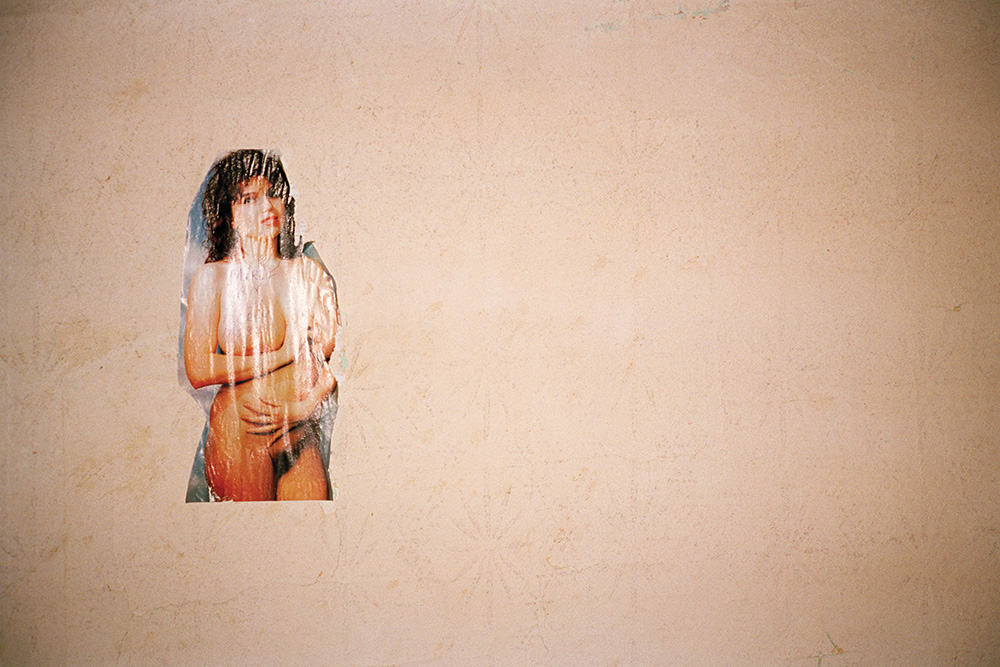 nude-girl-on-wall-CMYK.jpg
