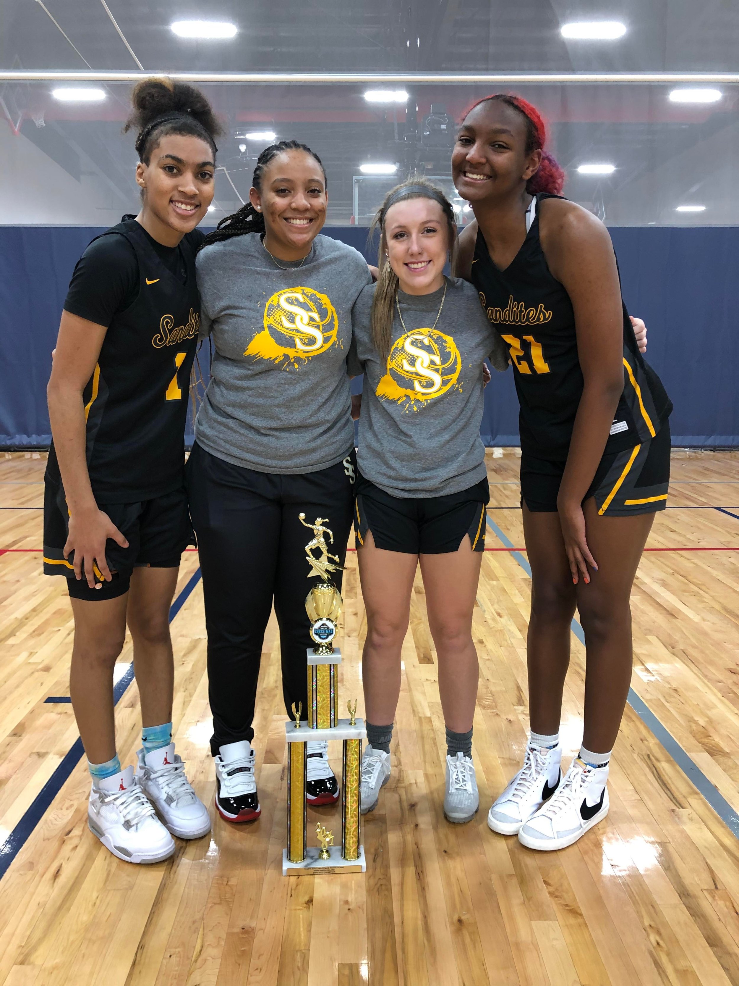 Sand Springs Girls Basketball 2022 Seniors.jpg