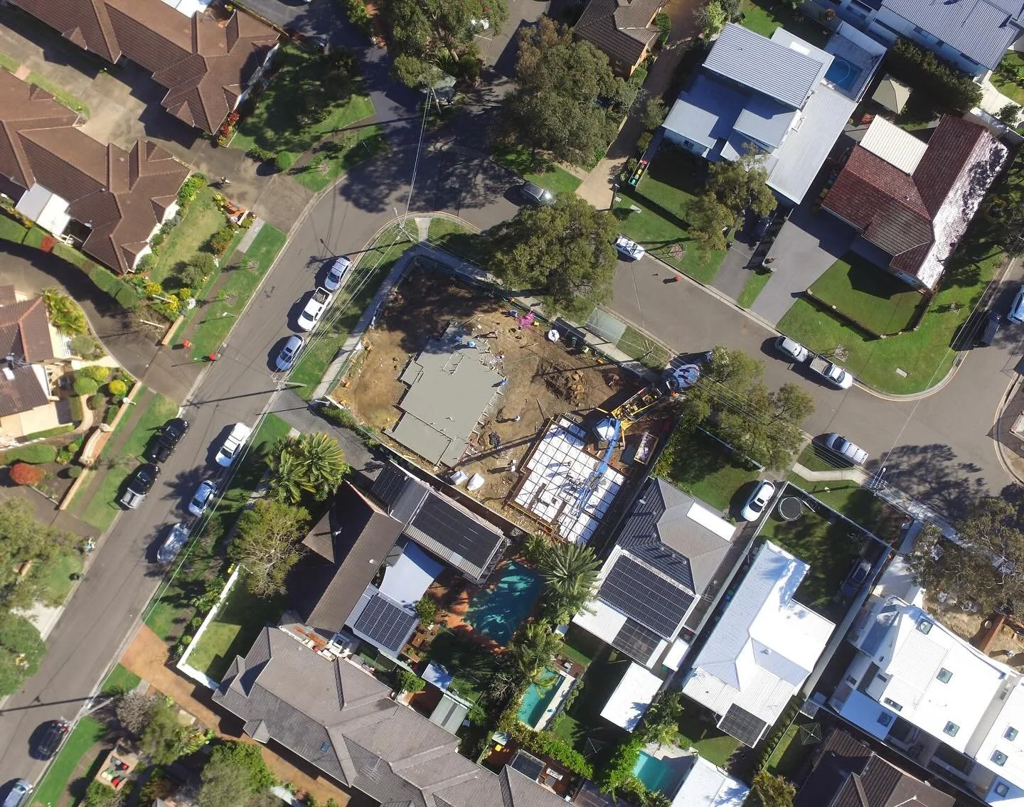 Our Caringbah Dual Occupancy Development is poised to nestle seemingly amongst the existing streetscape. Things are moving swiftly with roofing scheduled over the coming weeks. 
&bull;
&bull;
&bull;
#progress