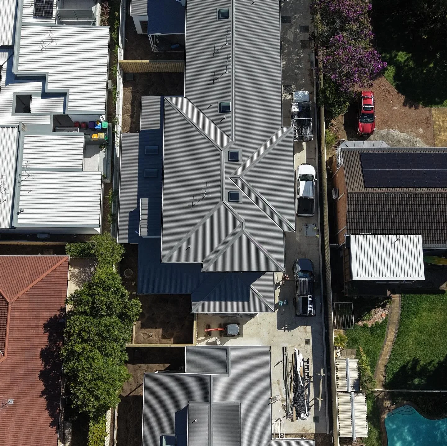Some fantastic progress at our Caringbah South Multi Dwelling Development. Trades are finishing &amp; finalising outstanding items with landscaping following swiftly behind. 
&bull;
&bull;
&bull;
#multidwelling