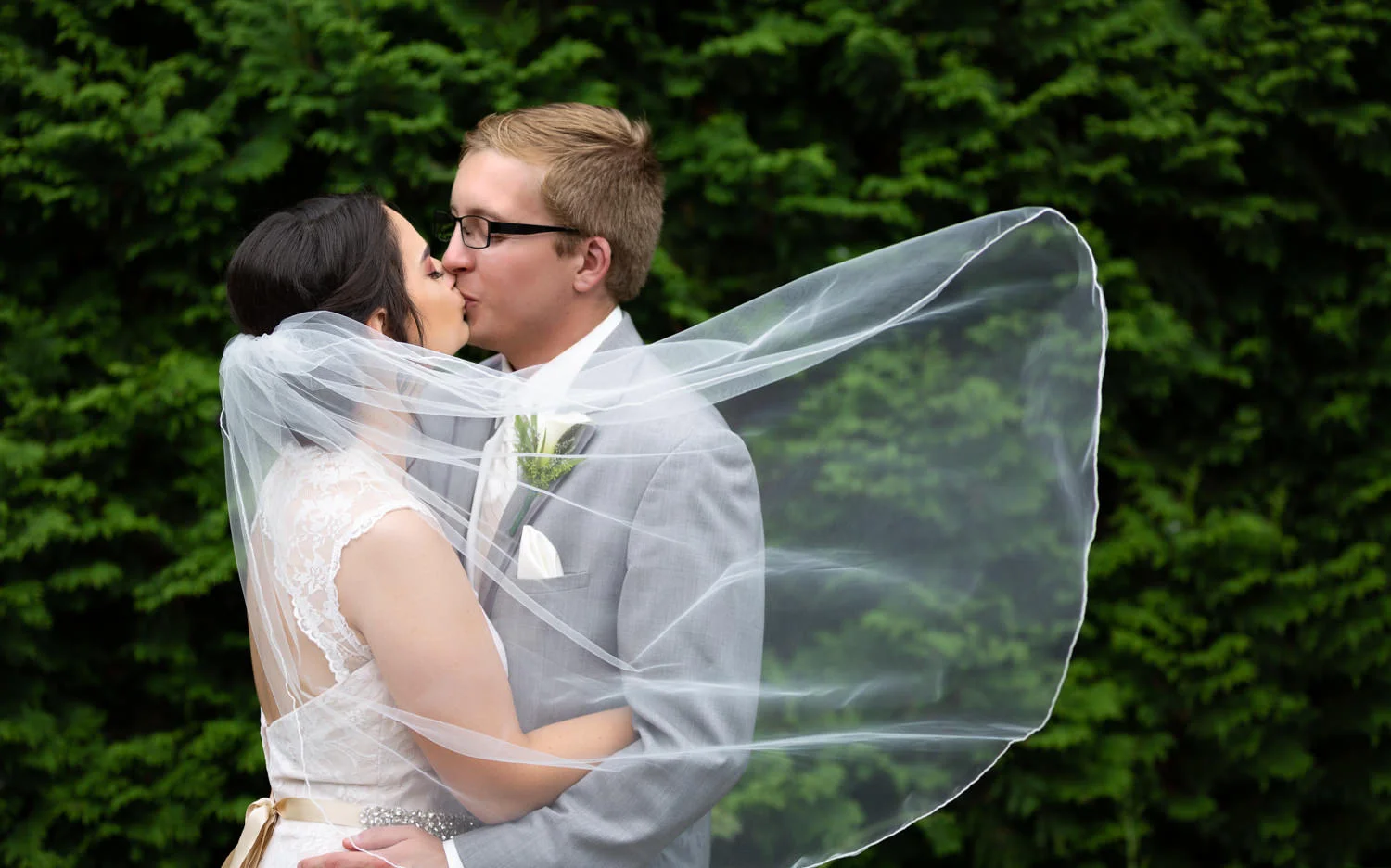 VeilKiss.JPG