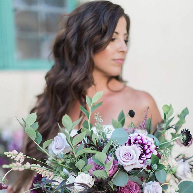Glow and Boho Curls! One of my favorite bridal looks to do ❤️ Photography: @leahvisphotography 
Flowers: @thenatureofthings 
Venue: @missioninnhotel