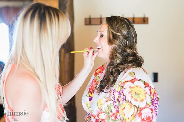 What a joy it was to work with Jessica on her wedding day! So much happened that I even drove her to her wedding venue and snuck her past her groom without him noticing, and then stayed to do some last second touch-ups. 
Sometimes it's not in my job 