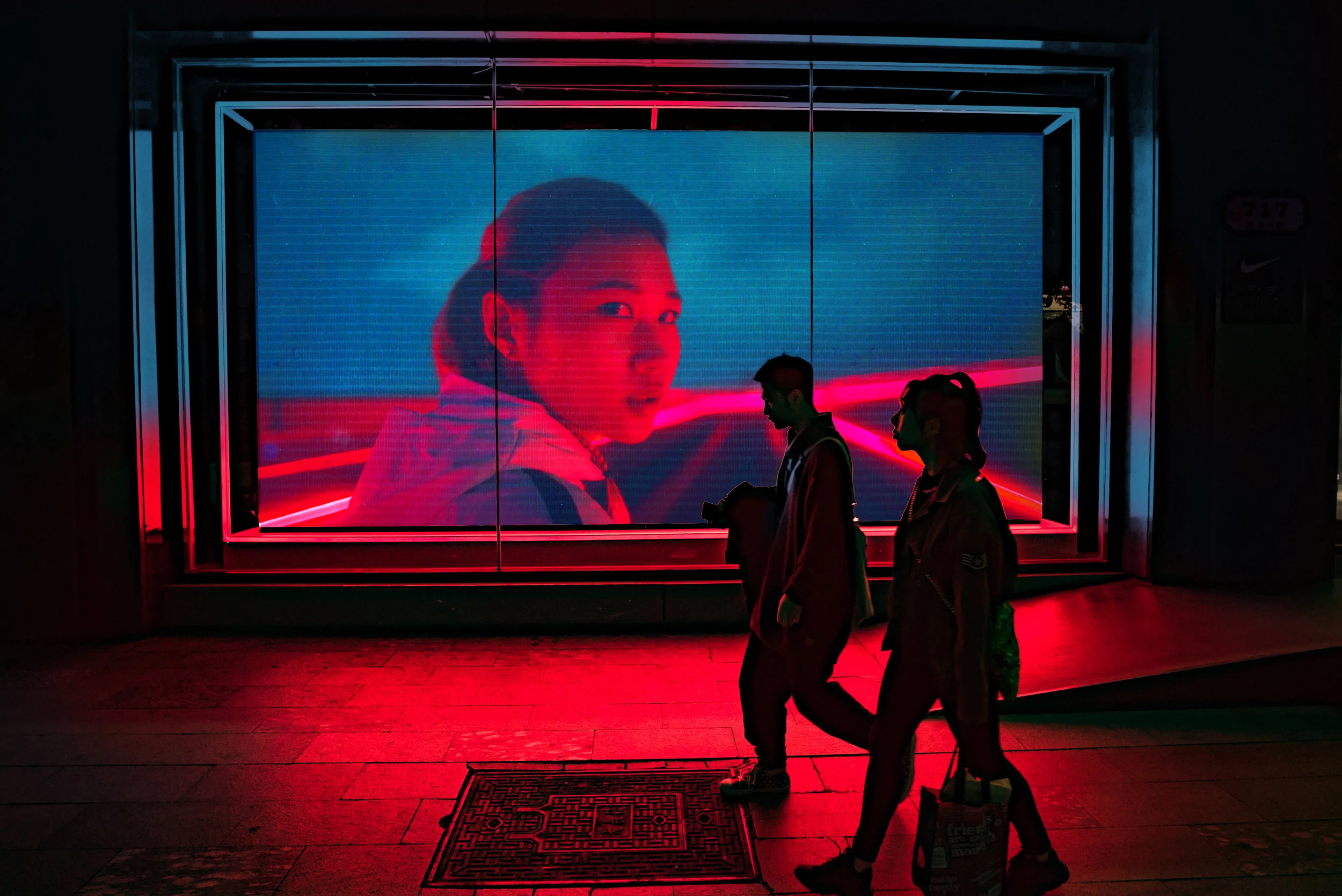 The Shanghai Fast Campaign launched with a city-wide takeover of traditional and non-traditional OOH - a print series shot by Pari Dukovic, challenging athletes to live up to the speed of the city, and speed-activated neon light messaging, turning Shanghai's Century Park into the fastest training ground in the world.