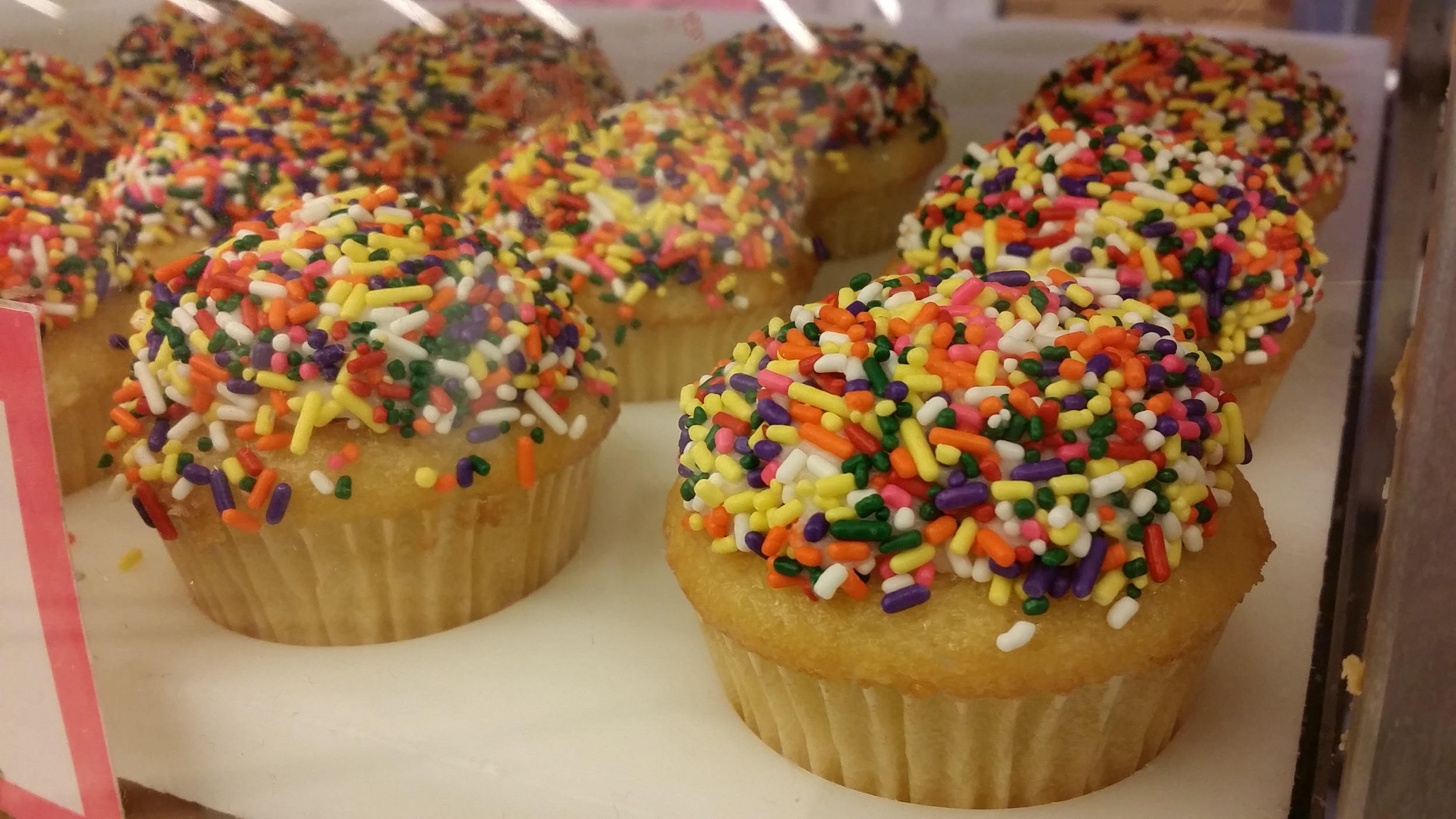 Cako Back To Basics Rainbow Sprinkles Vanilla Cream Cupcakes
