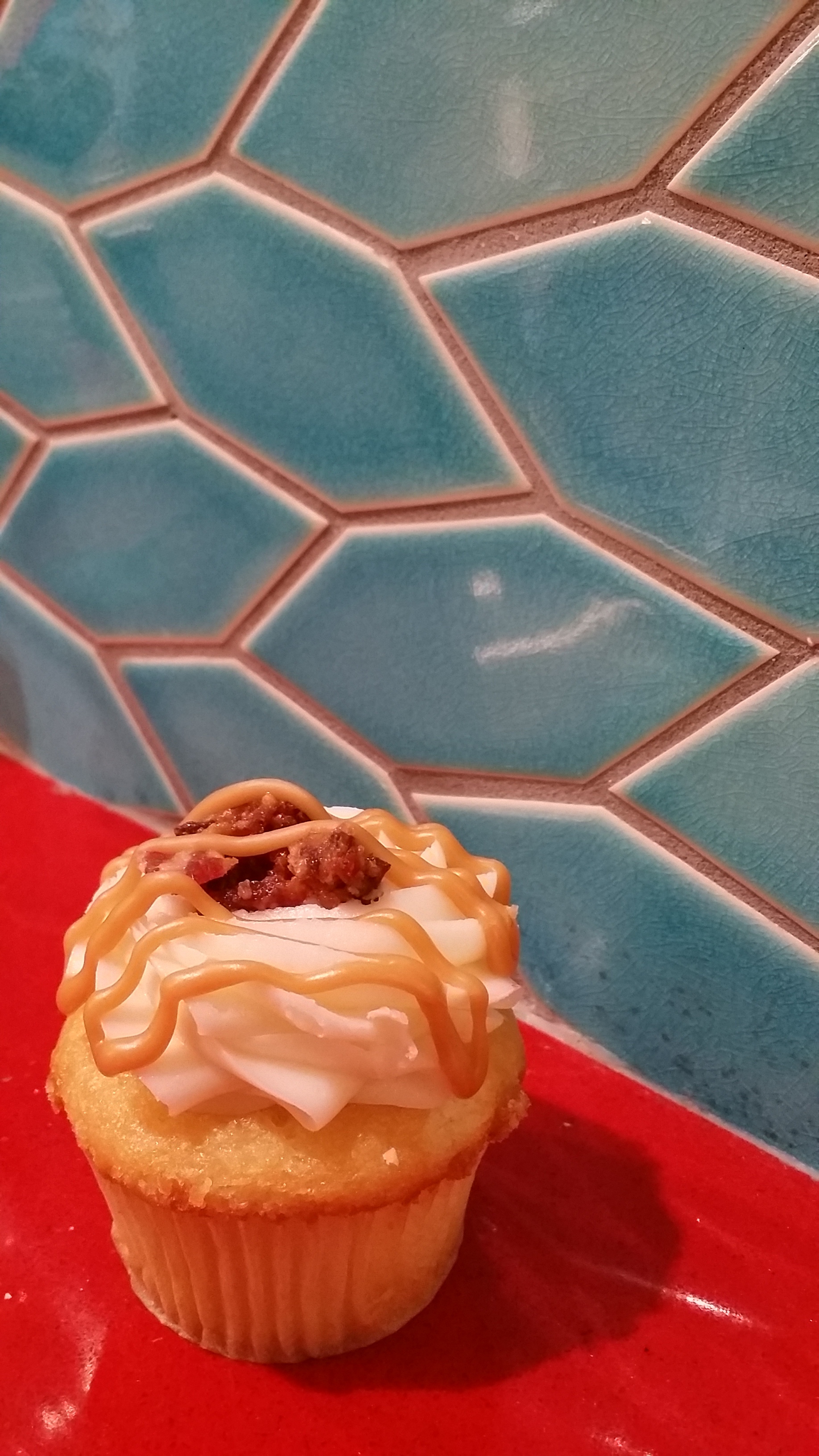 Cako Maple Bacon Cupcake