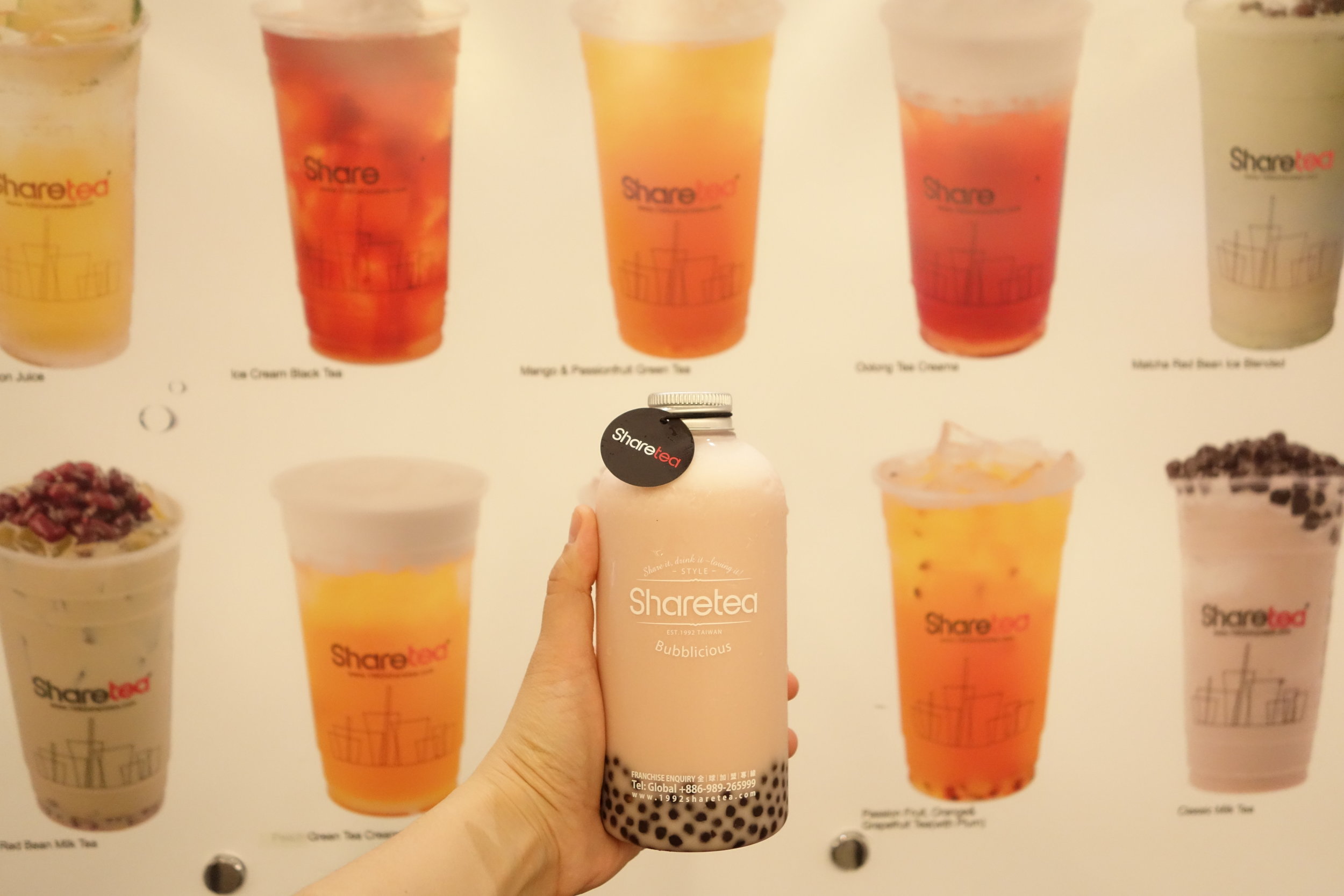 Strawberry Fruity Bottle Shake at the Sharetea Metreon in Downtown San Francisco. Copyright of SandyByTheBay.com