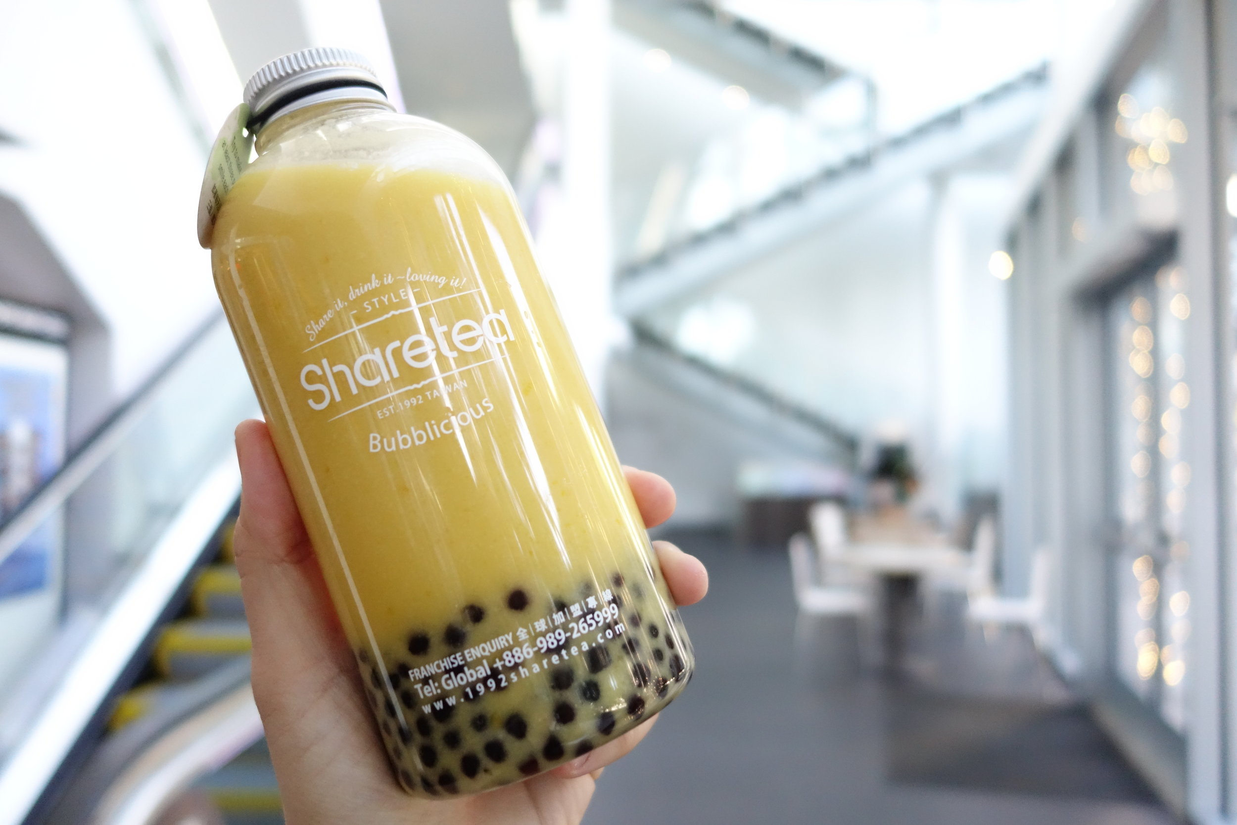 Mango Fruity Bottle Shake at the Sharetea Metreon in Downtown San Francisco. Copyright of SandyByTheBay.com