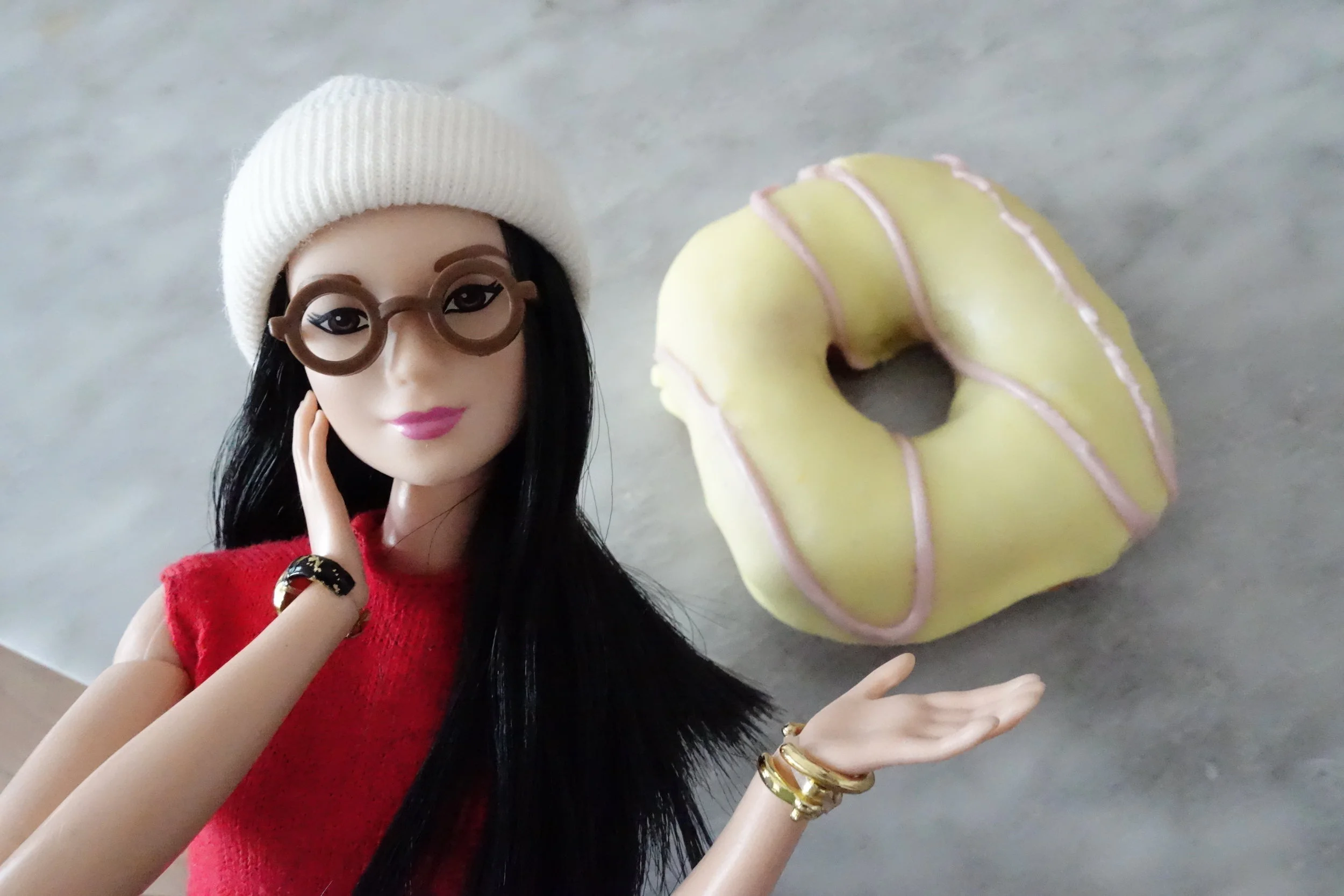 @AsianBarbieLife's Vraievie with a custom glow-in-the-dark donut by Psycho Donuts.