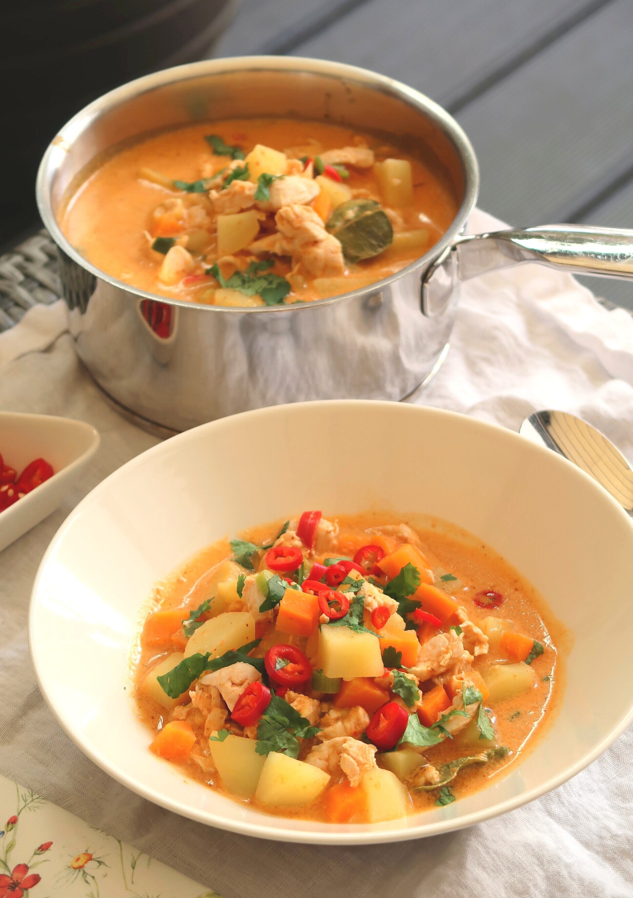 Red curry-kanakeitto — Mailiksen keittiössä