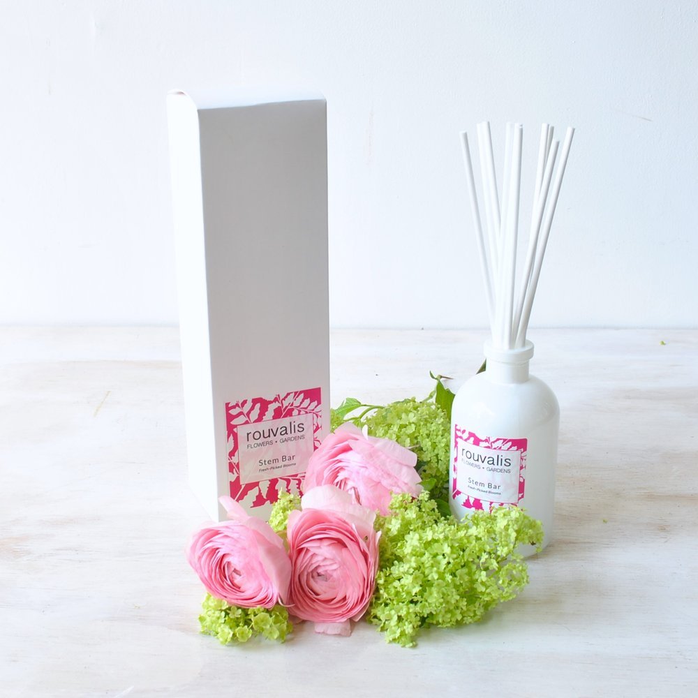 flowers delivered with candles and gift sets