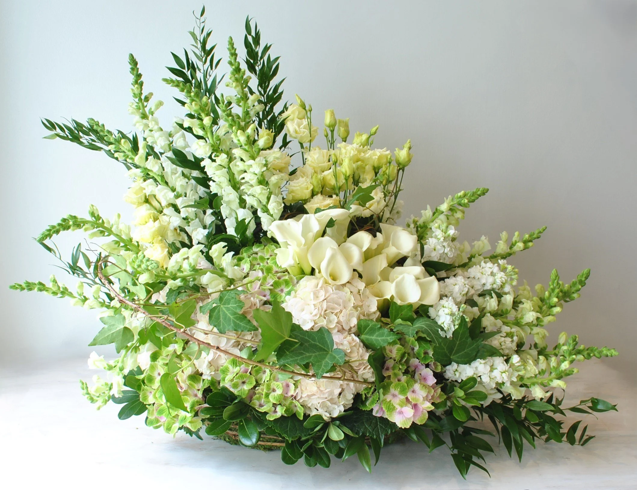 sympathy funeral flowers delivered to funeral home