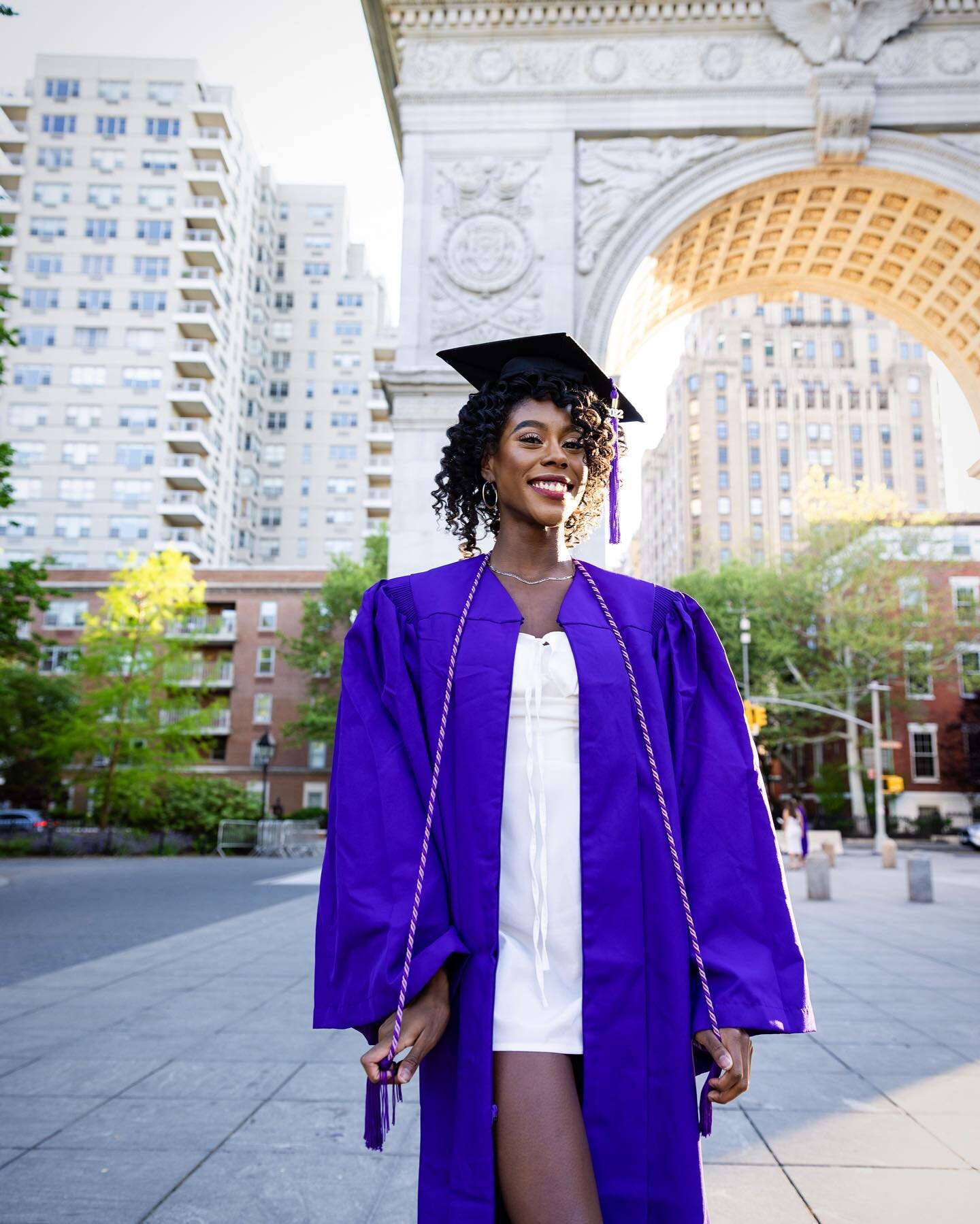 Sunrise graduation portrait 🌅

Congratulations Kourtney!
&bull;
&bull;
#grad #graduation #nyu #nyugraduation #nyc #wsp #nycphotographer