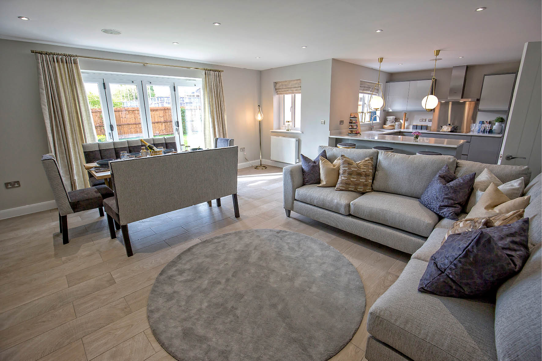 Plot 52 &gt;&gt; Large open family / dining areas