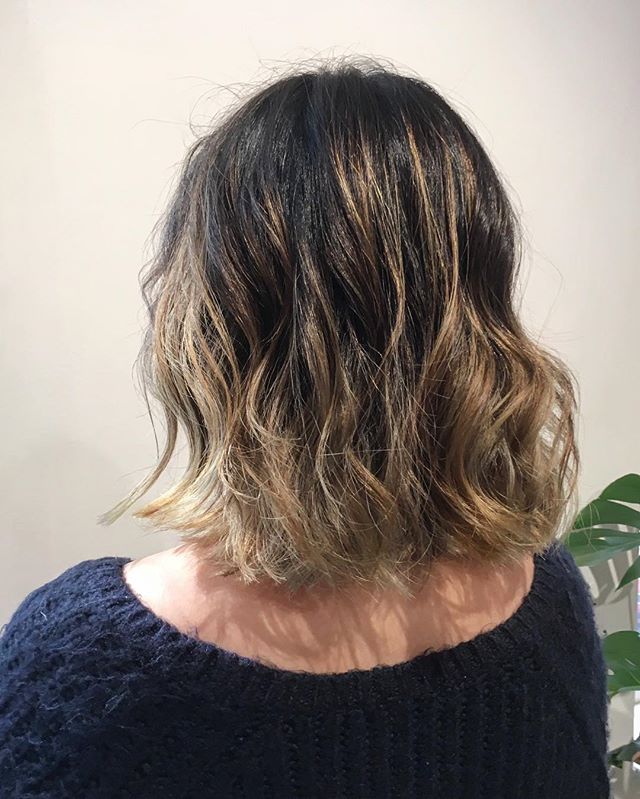 Sums up our clients’ patient for achieving this light level 👍
#asianhairstyle #haircolor #balayage #ombre #hightonecolor #hairsalon #japanesesalon #greenwichvillage #nyc #bobhaircut #dimensionalblonde #hoyu #olaplex #wella #bleachedhair