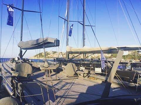 Time for a day of racing here in Porto Cervo, Sardinia! Hopefully the wind gods are generous today for these weapons 💨💨💨 ⚓️ #roamingspirit #loropiana #sardinia #mediterranean #regatta #sailing #boatlife #sunshine #explore #boom