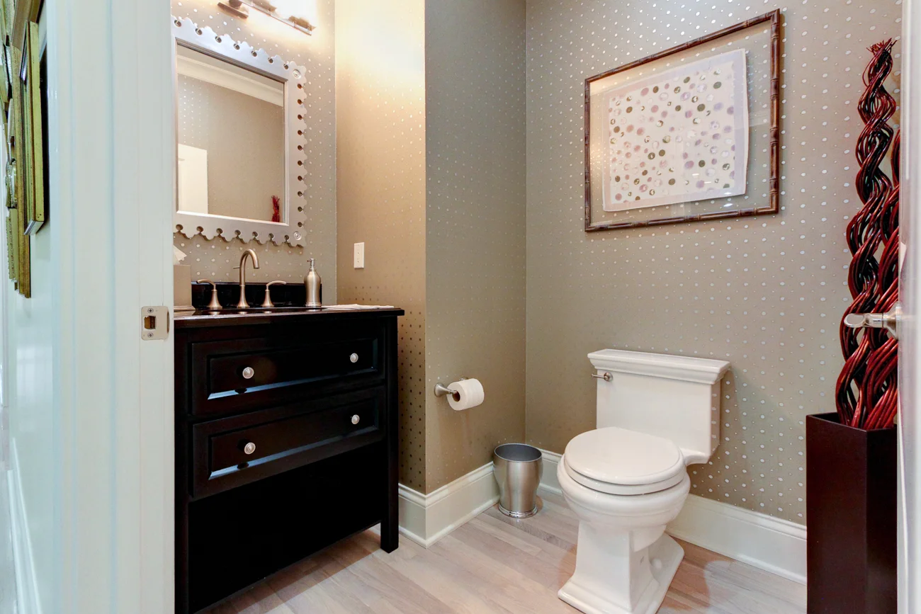 RealTourCast_Ramage_SpiegelInterior (10 of 23).jpg