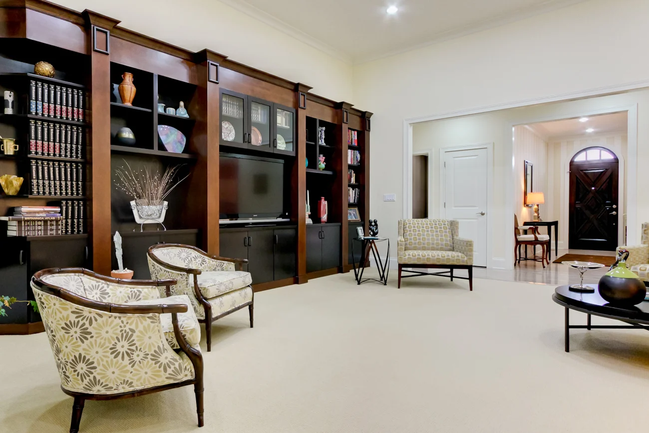 RealTourCast_Ramage_SpiegelInterior (2 of 23).jpg