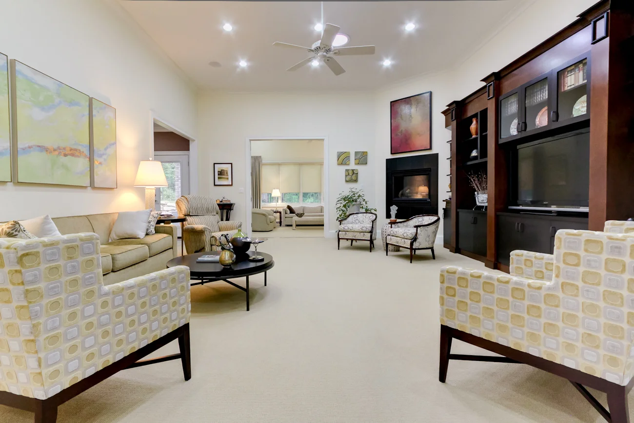 RealTourCast_Ramage_SpiegelInterior (1 of 23).jpg