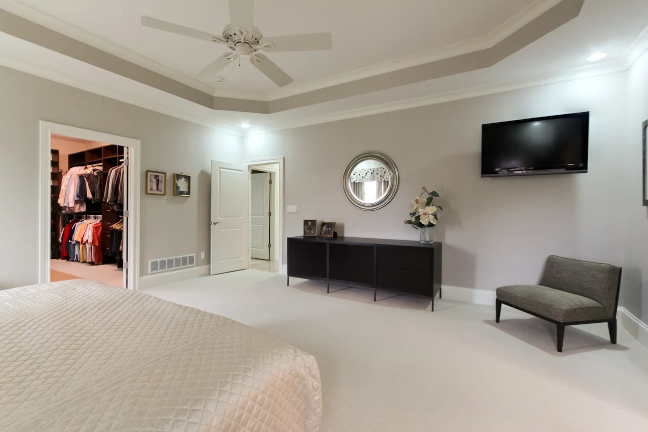 RealTourCast_Ramage_SpiegelInterior (14 of 23).jpg
