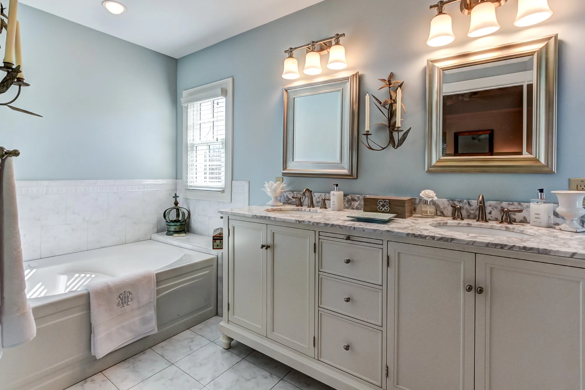 RealTourCast-Ramage-Walz (6 of 10).jpg