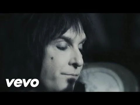 Sixx:A.M. - This Is Gonna Hurt: The Documentaries, Episode 6