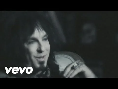 Sixx:A.M. - This Is Gonna Hurt: The Documentaries, Episode 4