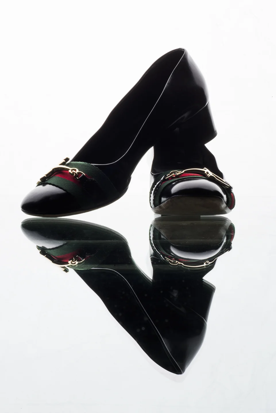 guccishoes2small.jpg