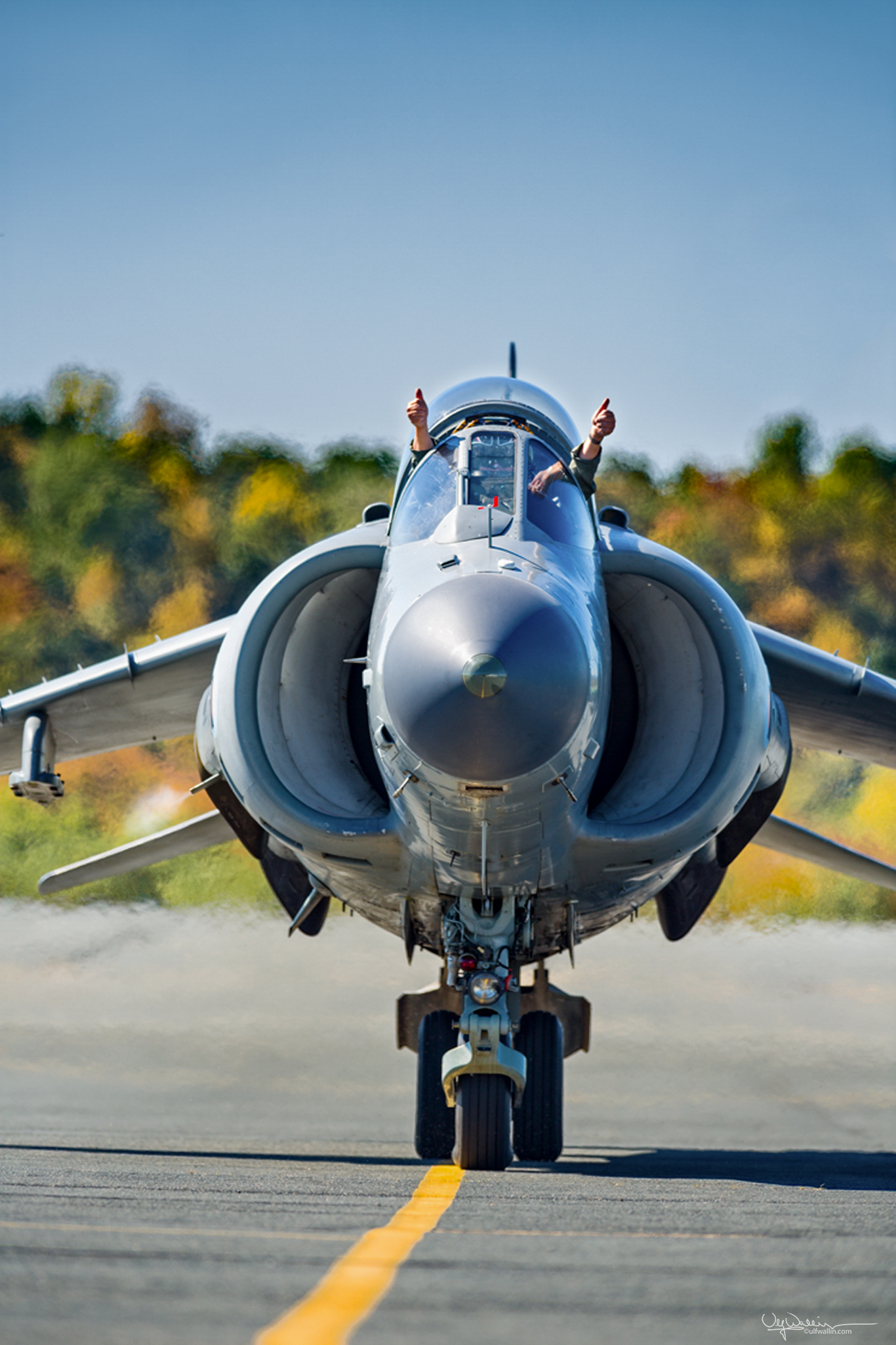 FA2 - Sea Harrier - Thumbs Up