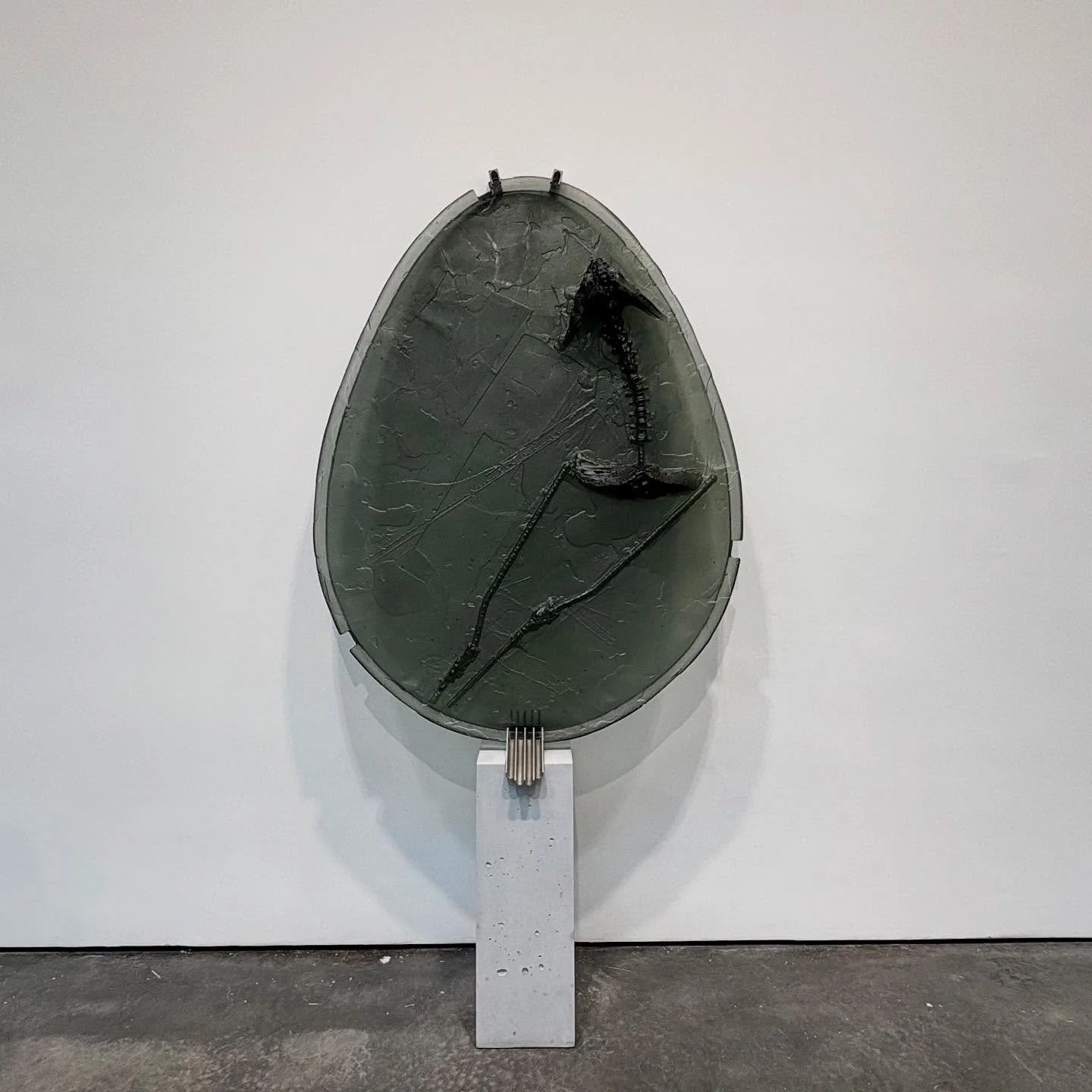 Andra Ursuta&rsquo;s exhibition, &ldquo;Retina Turner,&rdquo; opened last night at David Zwirner&rsquo;s 20th Street space.  In a nod to Lucio Fontana&rsquo;s &ldquo;La Fine di Dio&rdquo; series, Ursuta&rsquo;s cast glass sculptures reveal &lsquo;Pri