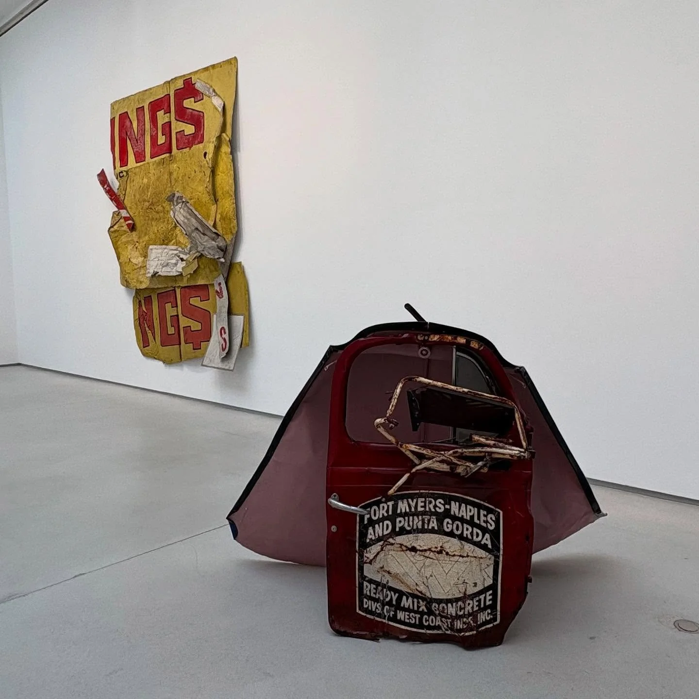 Returning to Paris&hellip; we stopped by Thaddaeus Ropac to view Robert Rauschenberg&rsquo;s &ldquo;Gluts,&rdquo; a series we had not previously seen.  The assemblages made between 1986 and 1994 have their roots in the artist&rsquo;s early Combines, 