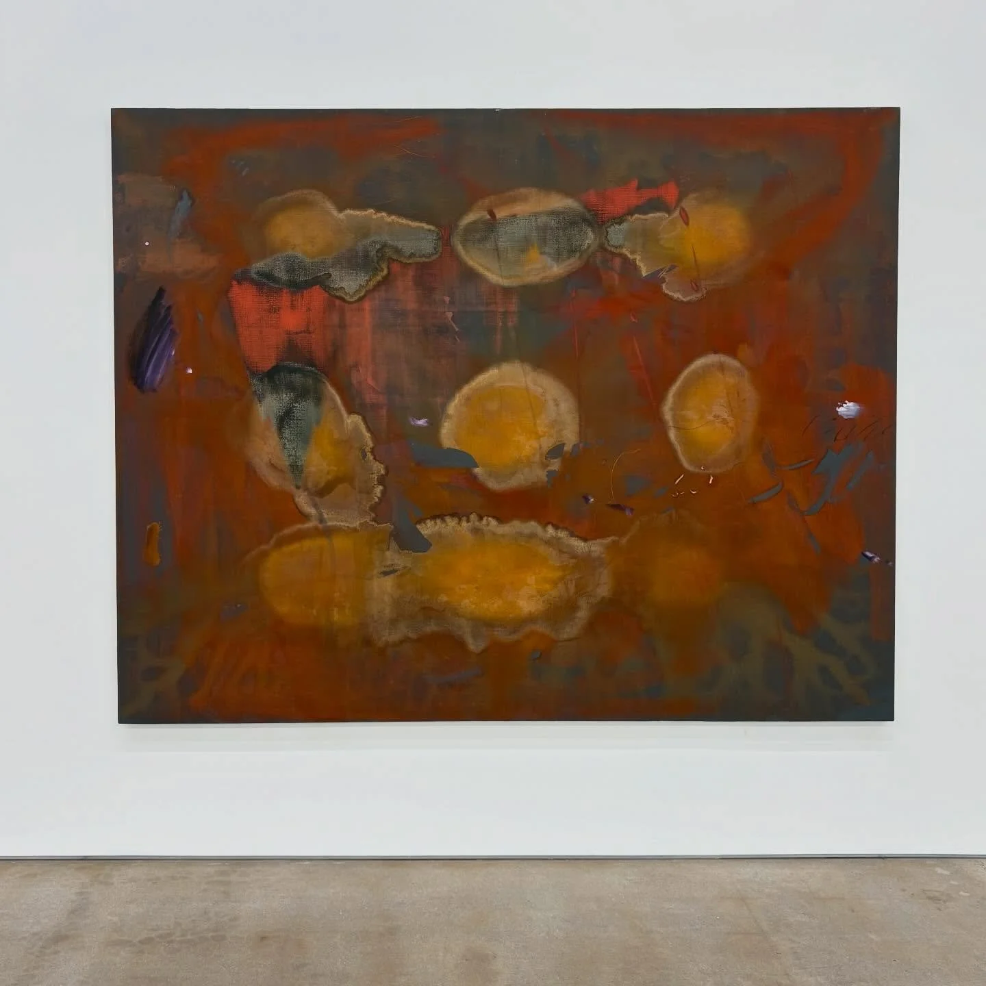 Before we pivot back to New York, we thought to mention one final exhibition from our blink-and-you&rsquo;ll-miss-it trip to Los Angeles: Emma McIntyre&rsquo;s &ldquo;Aragonite and conchiolin&rdquo; at Chateau Shatto. References to the natural world 