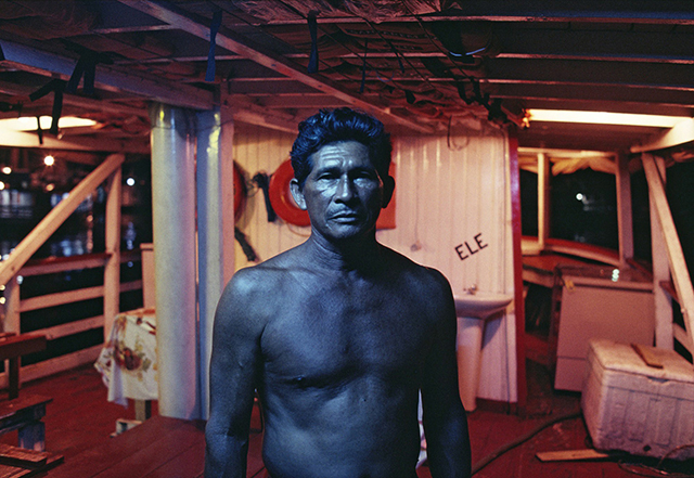 Luiz Braga, “Barqueiro azul em Manaus”, 1992